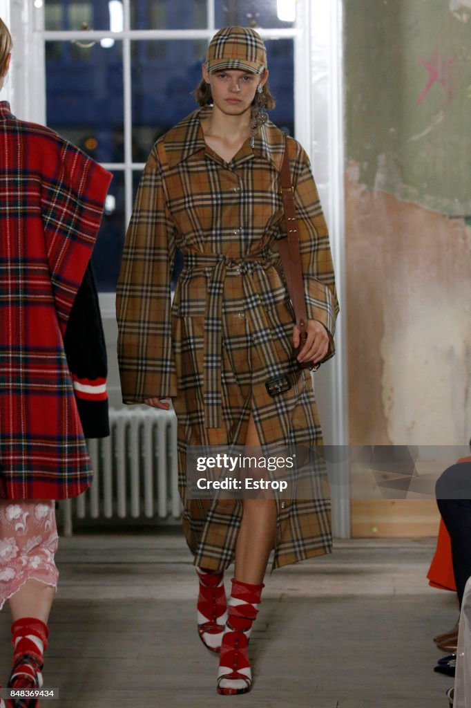 Burberry - Runway - LFW September 2017