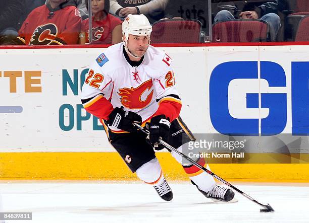 Daymond Langkow of the Calgary Flames looks to pass the puck against the Phoenix Coyotes on February 14, 2009 at Jobing.com Arena in Glendale,...