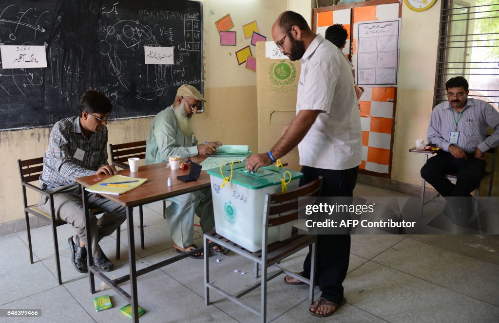PAKISTAN-POLITICS-VOTE-GRAFT