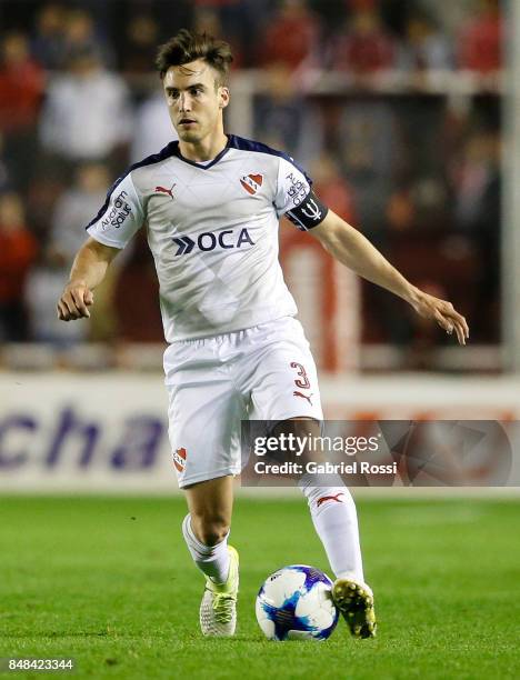 Nicolas Tagliafico of Independiente drives the ball during a match between Independiente and Lanus as part of the Superliga 2017/18 at Libertadores...