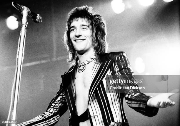 Photo of FACES and Rod STEWART, Rod Stewart performing live onstage