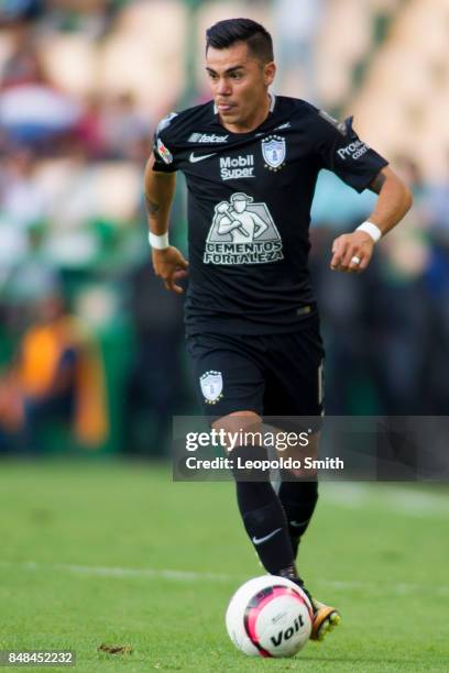 Emmanuel Garcia of Pachuca drives the ball during the 9th round match between Leon and Pachuca as part of the Torneo Apertura 2017 Liga MX at Leon...