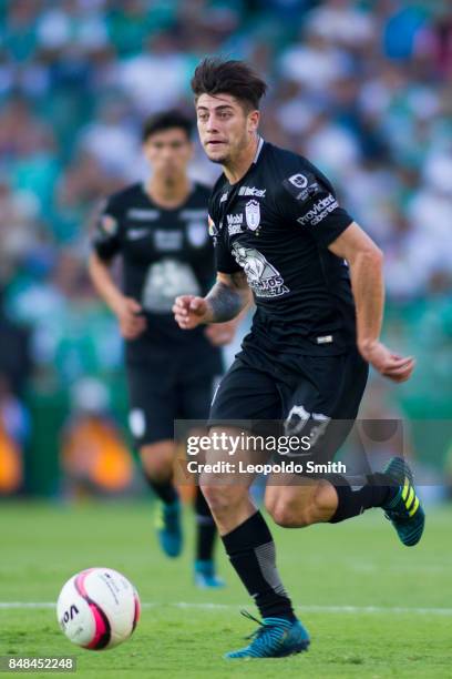 Angelo Sagal of Pachuca drives the ball during the 9th round match between Leon and Pachuca as part of the Torneo Apertura 2017 Liga MX at Leon...
