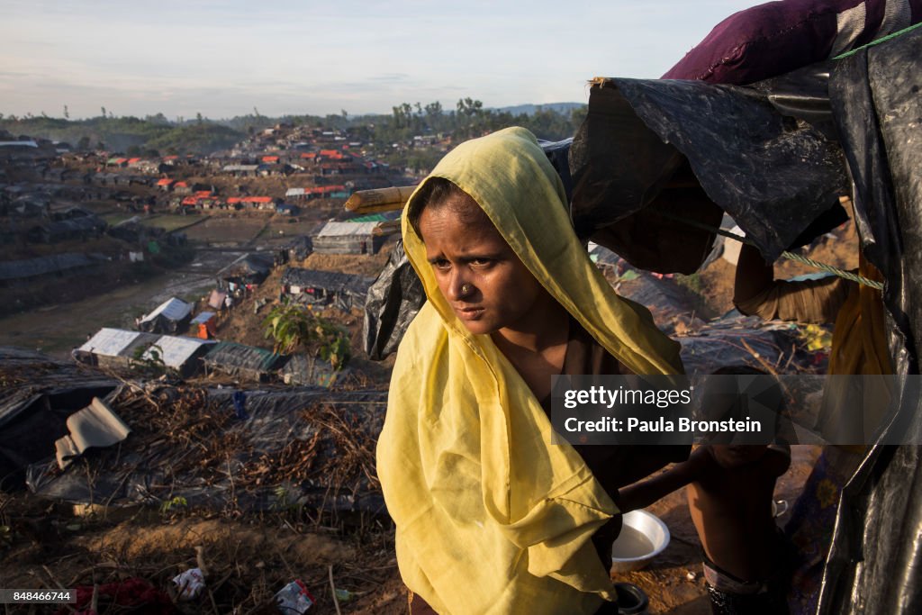 Rohingya Refugees Flood Into Bangladesh