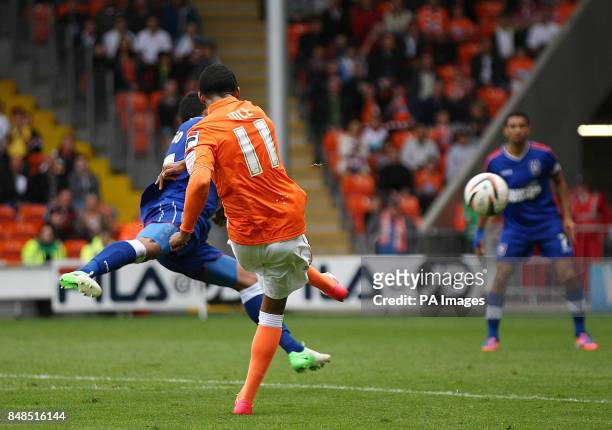Blackpool's Thomas Ince scores his goal during the npower Football League Championship match at Bloomfield Road, Blackpool.