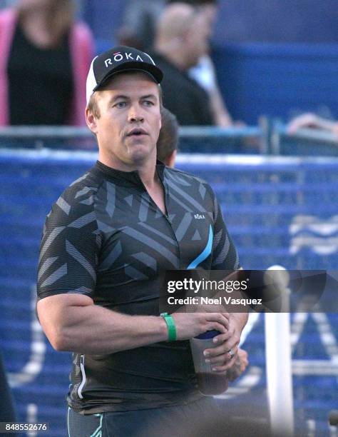 Luke Hemsworth participates in the Nautica Malibu Triathlon at Zuma Beach on September 17, 2017 in Malibu, California.