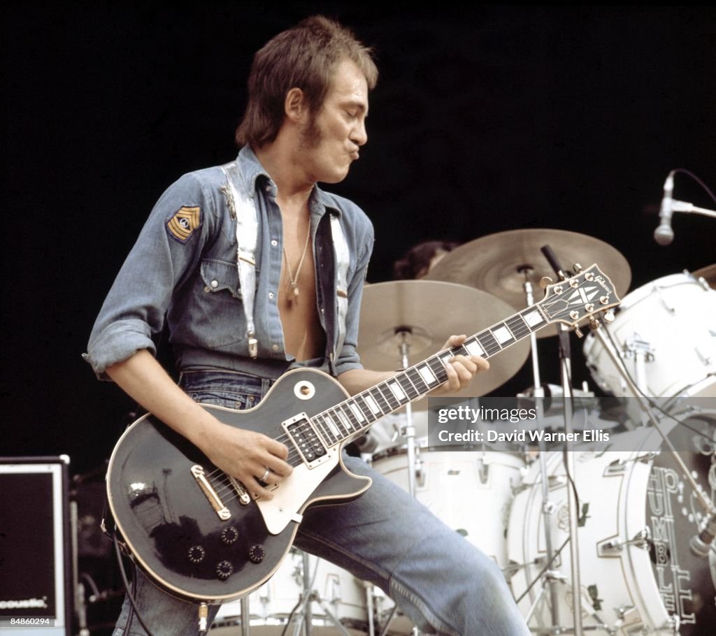 Photo Of HUMBLE PIE And Steve MARRIOTT Of Humble Pie Performing photo-of-humble-pie-and-steve-marriott-of-humble-pie-performing