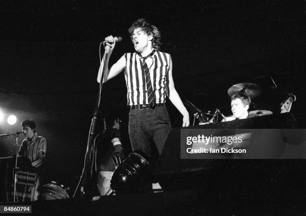 Photo of BOOMTOWN RATS; @ Slough Techincal College supporting the Ramones