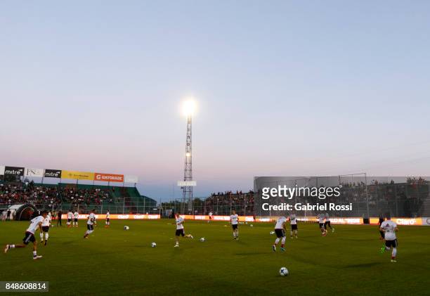 Players of River Plate warm up prior to a match between San Martin de San Juan and River Plate as part of the Superliga 2017/18 at Ingeniero Hilario...