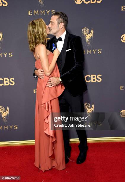 Actors Hilarie Burton and Jeffrey Dean Morgan attend the 69th Annual Primetime Emmy Awards at Microsoft Theater on September 17, 2017 in Los Angeles,...