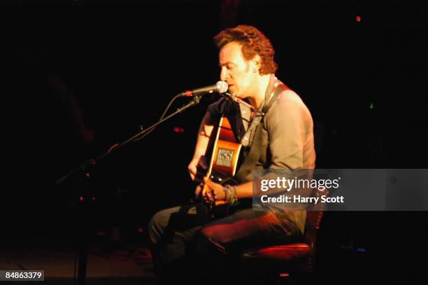 Bruce Springsteen 2005 661 Bruce Springsteen 2005 Stock Photos, High-Res Pictures, and Images ...