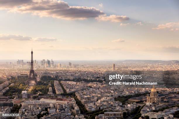 paris skyline - paris skyline fotografías e imágenes de stock