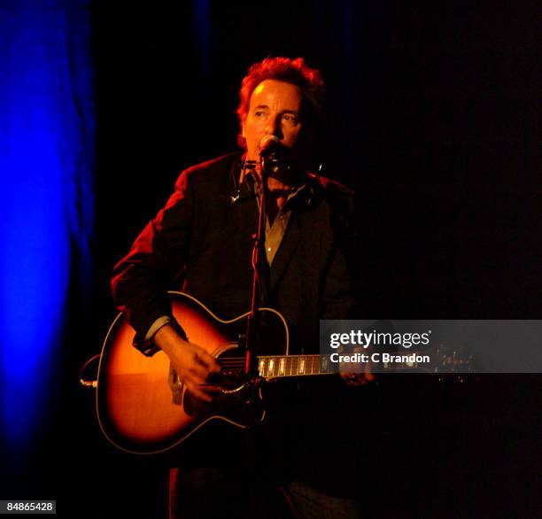 Bruce Springsteen 2005 Bruce Springsteen 2005 Photos and Premium High Res Pictures - Getty Images