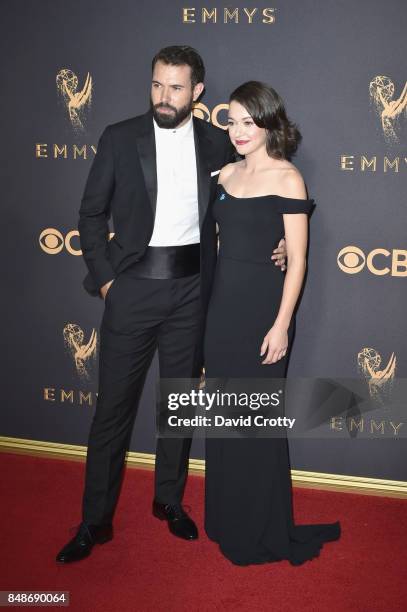 Actors Tom Cullen and Tatiana Maslany attends the 69th Annual Primetime Emmy Awards at Microsoft Theater on September 17, 2017 in Los Angeles,...