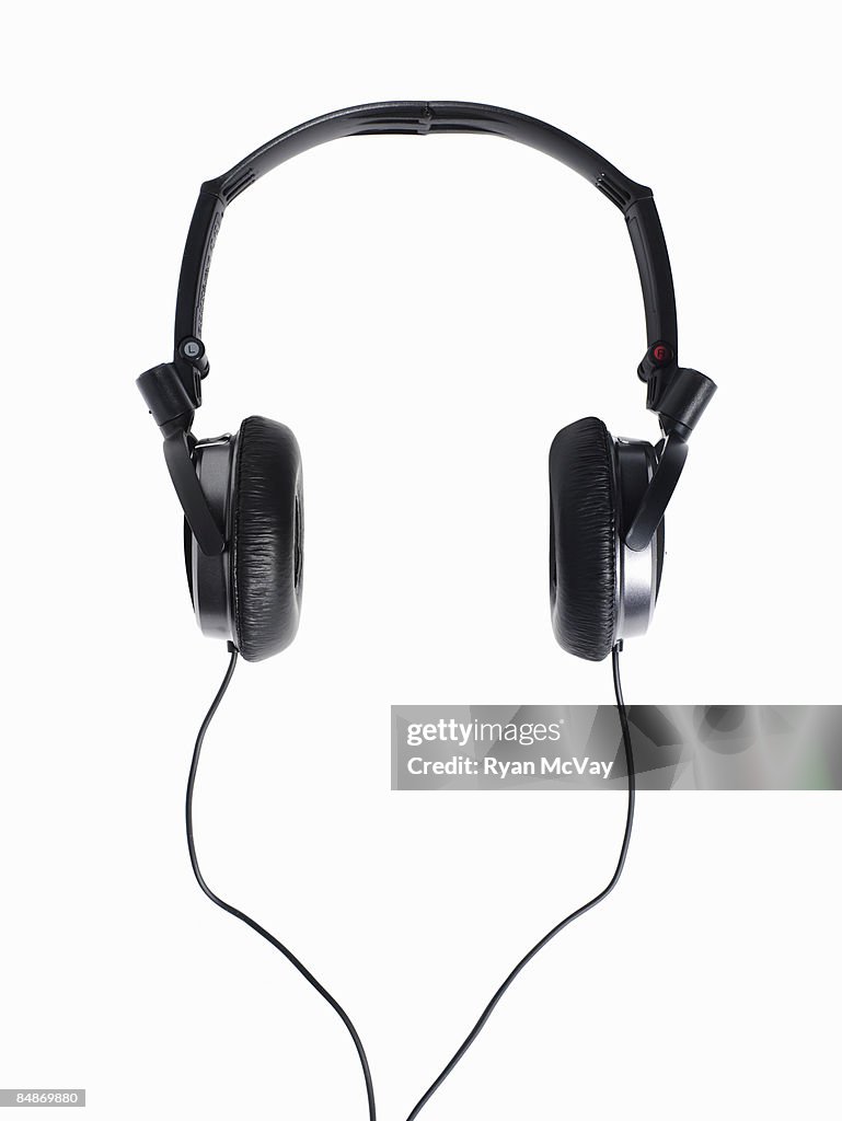 Ambient noise reducing headphones