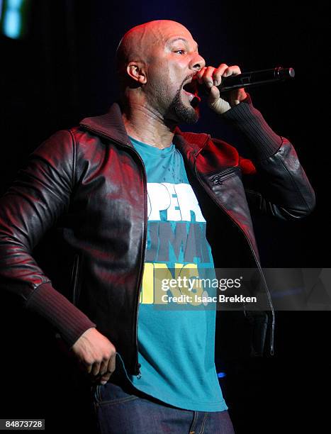 Common Rapper Microsoft 43 Microsoft Magic Show Common Performance Stock Photos, High-Res ...