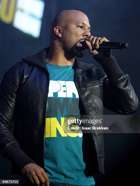 Common Rapper Microsoft 43 Microsoft Magic Show Common Performance Stock Photos, High-Res ...
