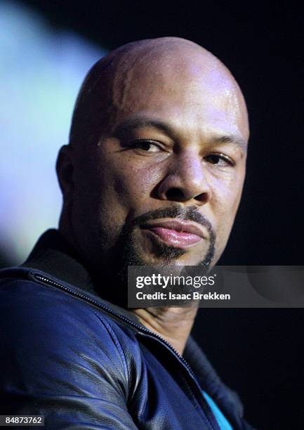 Common Rapper Microsoft 43 Microsoft Magic Show Common Performance Stock Photos, High-Res ...