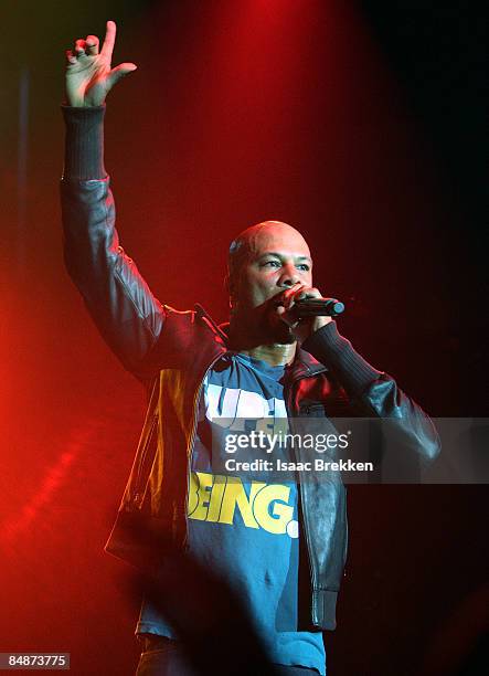 Common Rapper Microsoft Microsoft Magic Show Common Performance Photos and Premium High Res ...