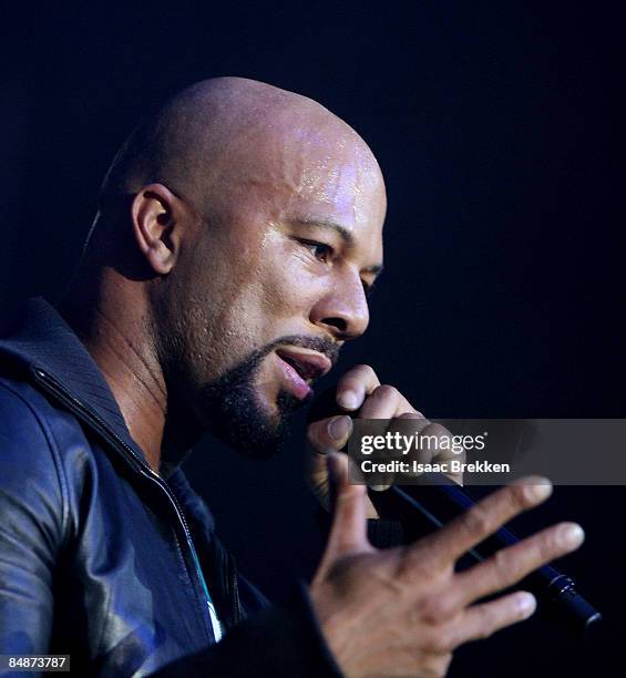 Common Rapper Show 43 Microsoft Magic Show Common Performance Stock Photos, High-Res ...