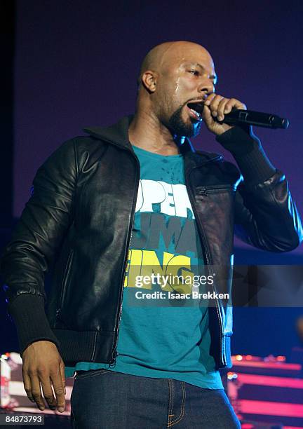 Common Rapper Show 43 Microsoft Magic Show Common Performance Stock Photos, High-Res ...