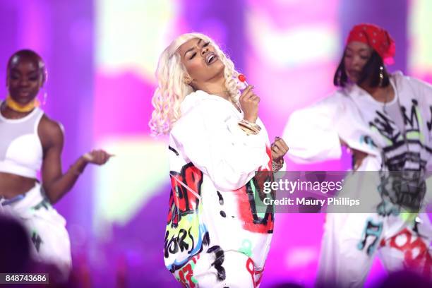 Teyana Taylor and dancers perform onstage during VH1 Hip Hop Honors: The 90s Game Changers at Paramount Studios on September 17, 2017 in Los Angeles,...