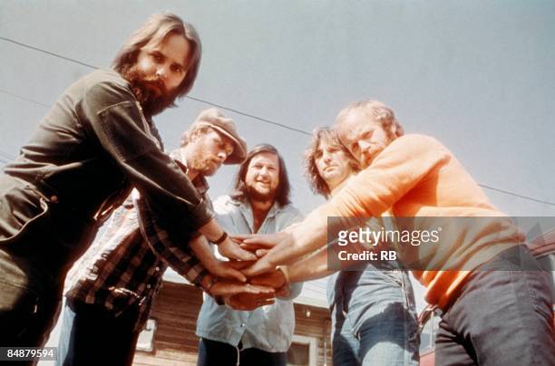 Photo of Dennis WILSON and Mike LOVE and BEACH BOYS and Carl WILSON and Brian WILSON and Al JARDINE; Posed group portrait L-R. Carl Wilson, Mike...