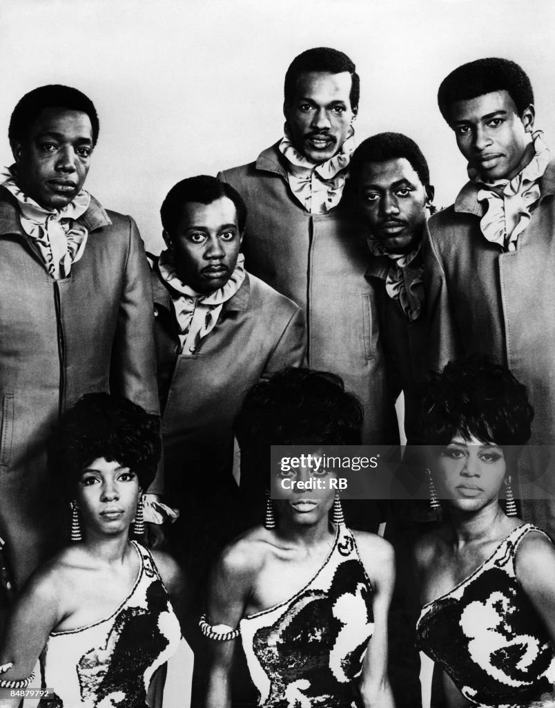 Photo of TEMPTATIONS and SUPREMES and Mary WILSON and Diana ROSS and Cindy BIRDSONG and Paul WILLIAMS and Melvin FRANKLIN and Eddie KENDRICKS and Otis WILLIAMS and Dennis EDWARDS