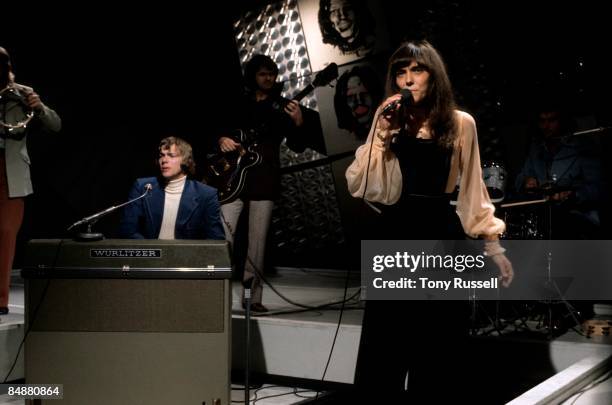 Photo of Richard CARPENTER and Karen CARPENTER and CARPENTERS, Richard Carpenter & Karen Carpenter , performing on BBC 'In Concert' series