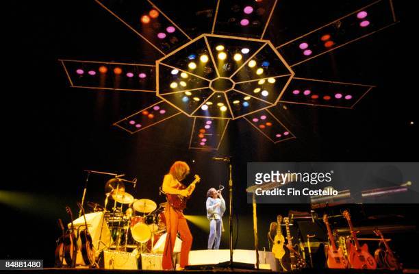 Photo of YES and Steve HOWE and Jon ANDERSON, Steve Howe and Jon Anderson performing live onstage