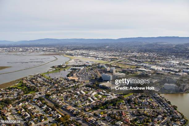 aerial photography view south of san carlos, san mateo county in the san francisco bay area. california, united states. - redwood city stockfoto's en -beelden