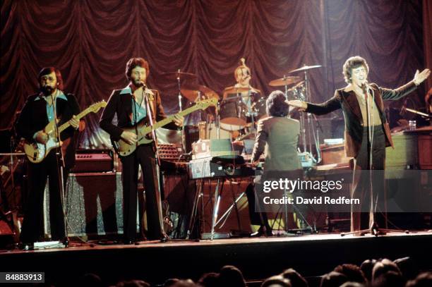 Photo of Frankie VALLI and FOUR SEASONS; Frankie Valli and the Four Season performing on stage