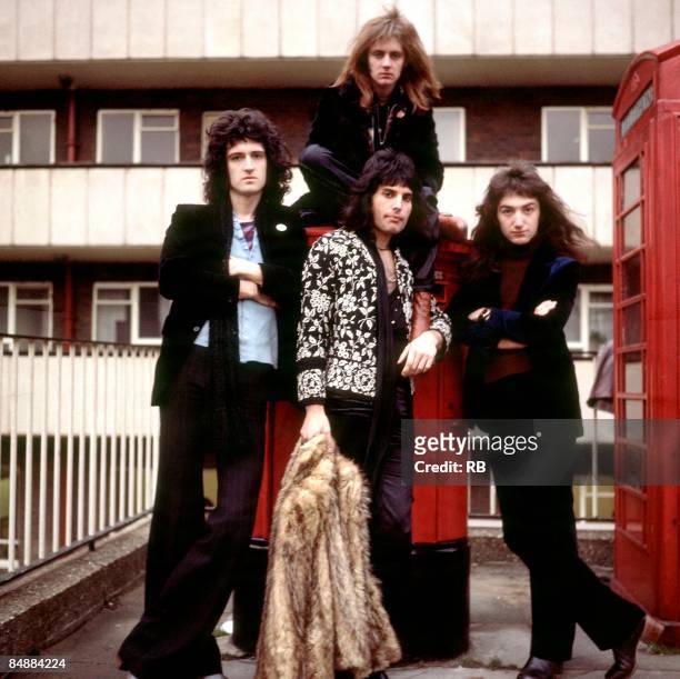 Circa 1973: Photo of John DEACON and QUEEN and Brian MAY and Roger TAYLOR and Freddie MERCURY; Posed group portrait - Brian May, Roger Taylor,...