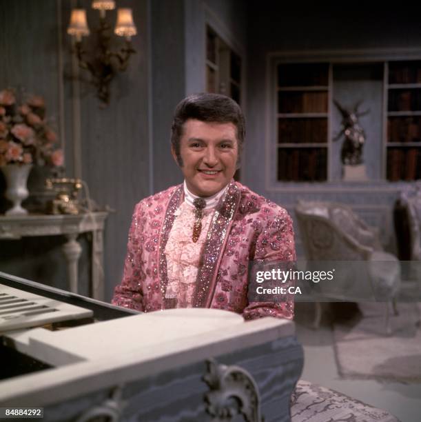 Liberace 3,307 Liberace Photos & High Res Pictures - Getty Images