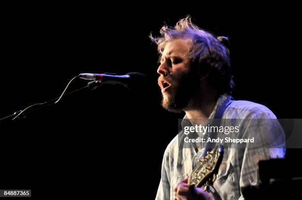 Photo of BON IVER and Justin VERNON, Justin Vernon performing on stage