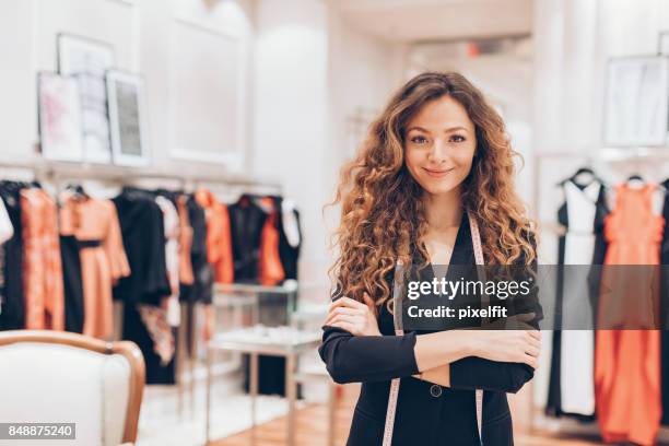 tomada de moda - loja de roupas - fotografias e filmes do acervo