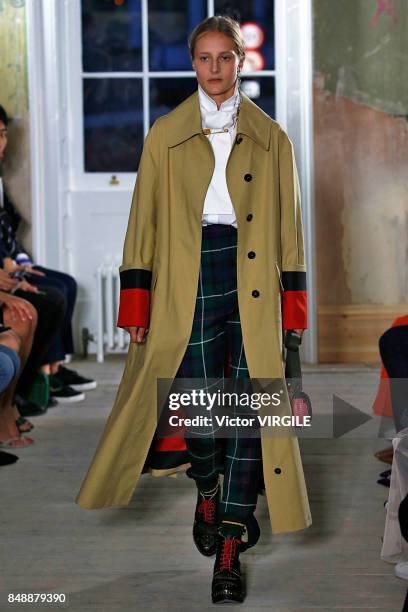 Model walks the runway at the Burberry Ready to Wear Fall/Winter 2017 fashion show during London Fashion Week September 2017 on September 16, 2017 in...