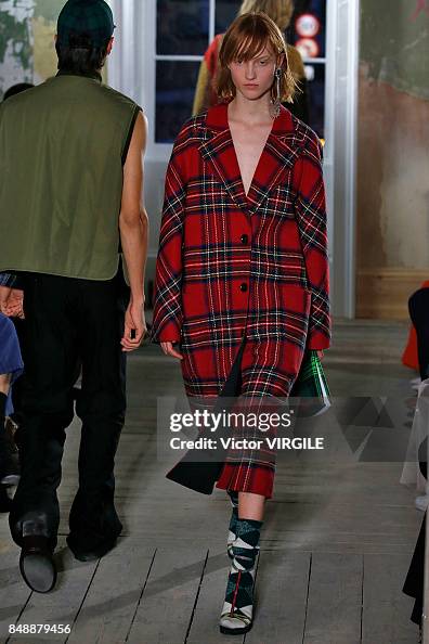 Burberry - Runway - LFW September 2017 Burberry - Runway - LFW September 2017