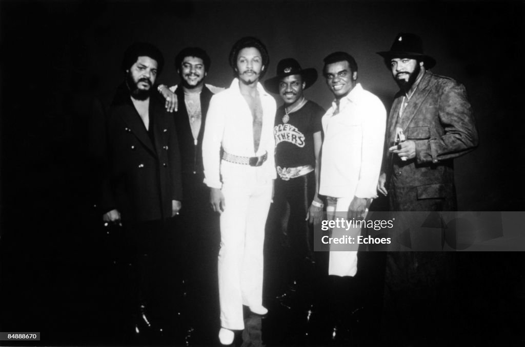 Photo of Ronald ISLEY and Ernie ISLEY and ISLEY BROTHERS and Chris JASPER
