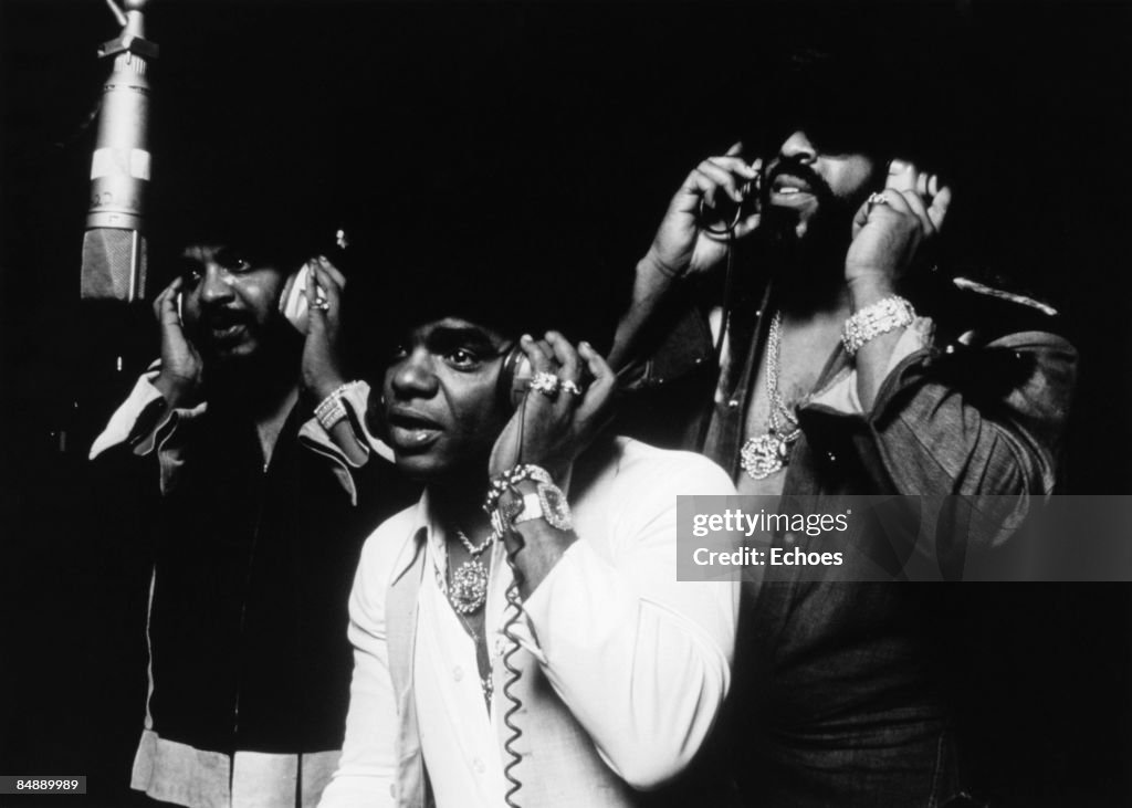 Photo of Rudolph ISLEY and Ronald ISLEY and ISLEY BROTHERS and Marvin ISLEY