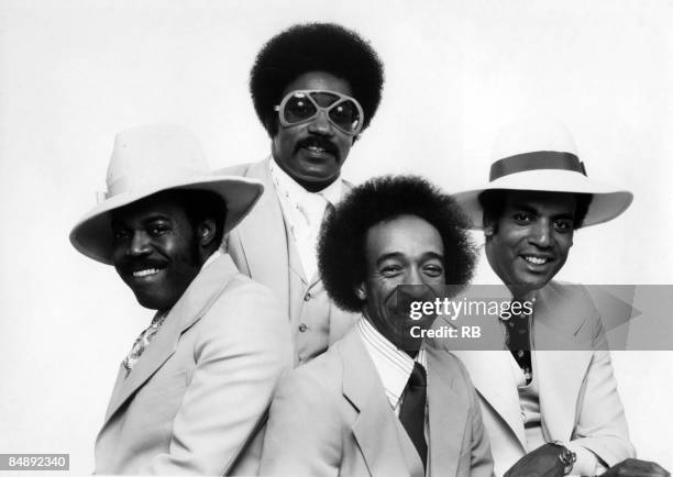 Photo of Ronald WHITE and Billy GRIFFIN and Bobby ROGERS and MIRACLES and Pete MOORE; Posed studio group portrait L-R Pete Moore, Bobby Rogers,...