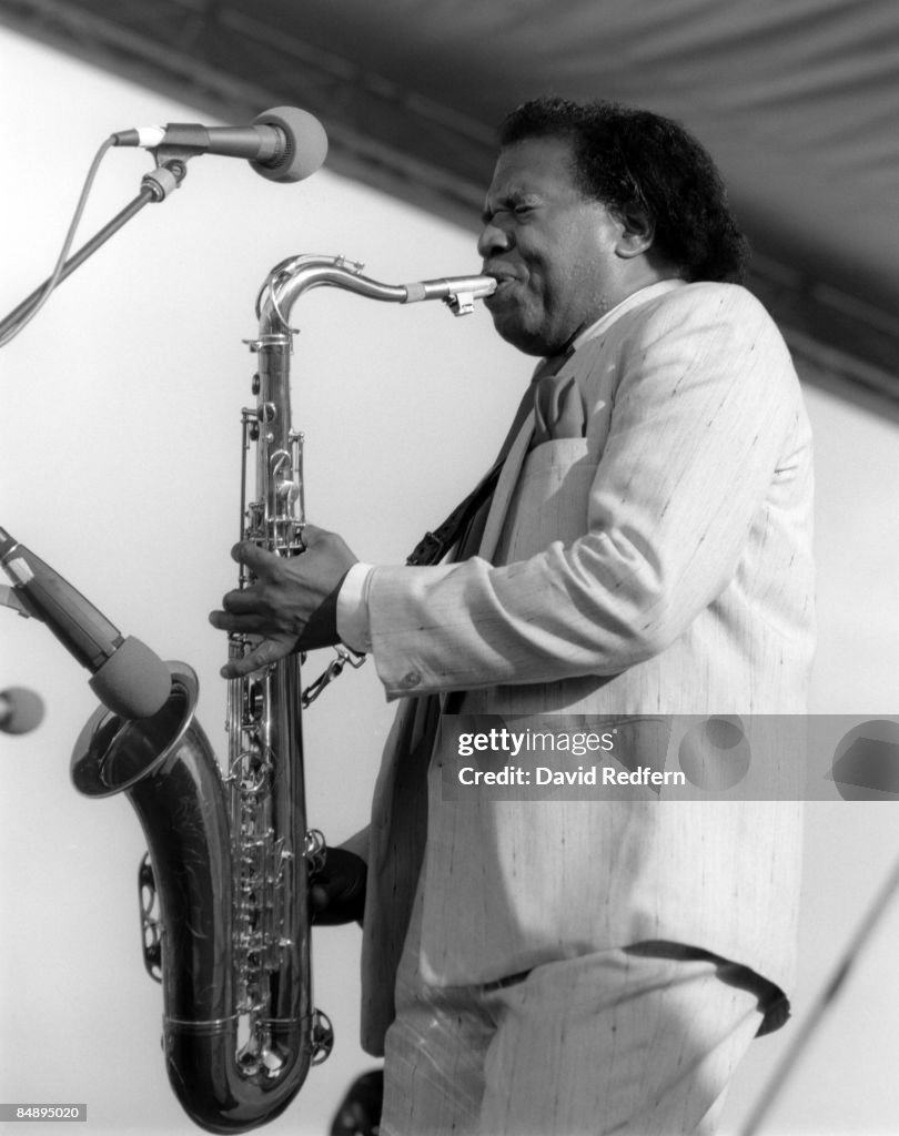 Jr. Walker Photo of Junior WALKER, Junior Walker performing on stage, playing ...