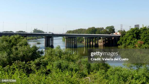 júlio muller bridge on the cuiabá river - cuiaba river stockfoto's en -beelden