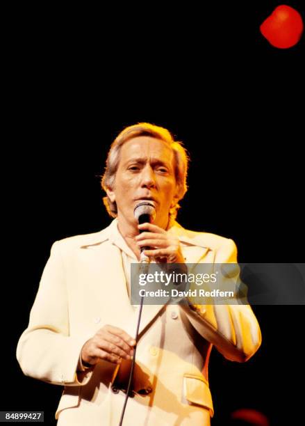 Photo of Andy WILLIAMS, Andy Williams performing on stage