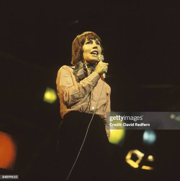 Photo of Helen REDDY