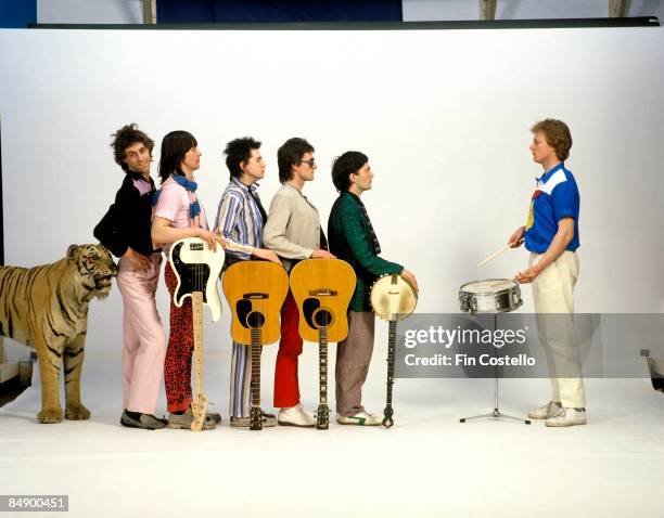 Photo of Pete BRIQUETTE and Johnnie FINGERS and Gerry COTT and Garry ROBERTS and BOOMTOWN RATS and Bob GELDOF and Simon CROWE