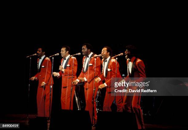 Photo of TEMPTATIONS and Richard STREET and Otis WILLIAMS and Melvin FRANKLIN and Ali-Ollie WOODSON and Ron TYSON, Group performing on stage - L-R:...