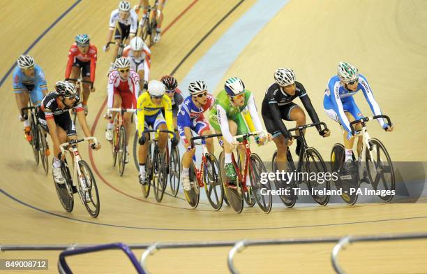 Great Britain's Jonathan Dibben and Ireland's&nbsp;Martyn Irvine during the Scratch Race during day one of the UCI Track Cycling World Cup at the Sir...