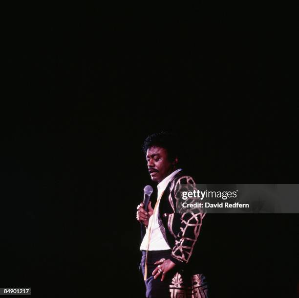 Photo of Johnnie TAYLOR; Johnnie Taylor performing on stage, 168