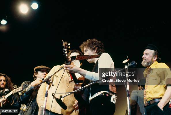 Photo of Pete SEEGER and Bob DYLAN Photo of Pete SEEGER and Bob DYLAN